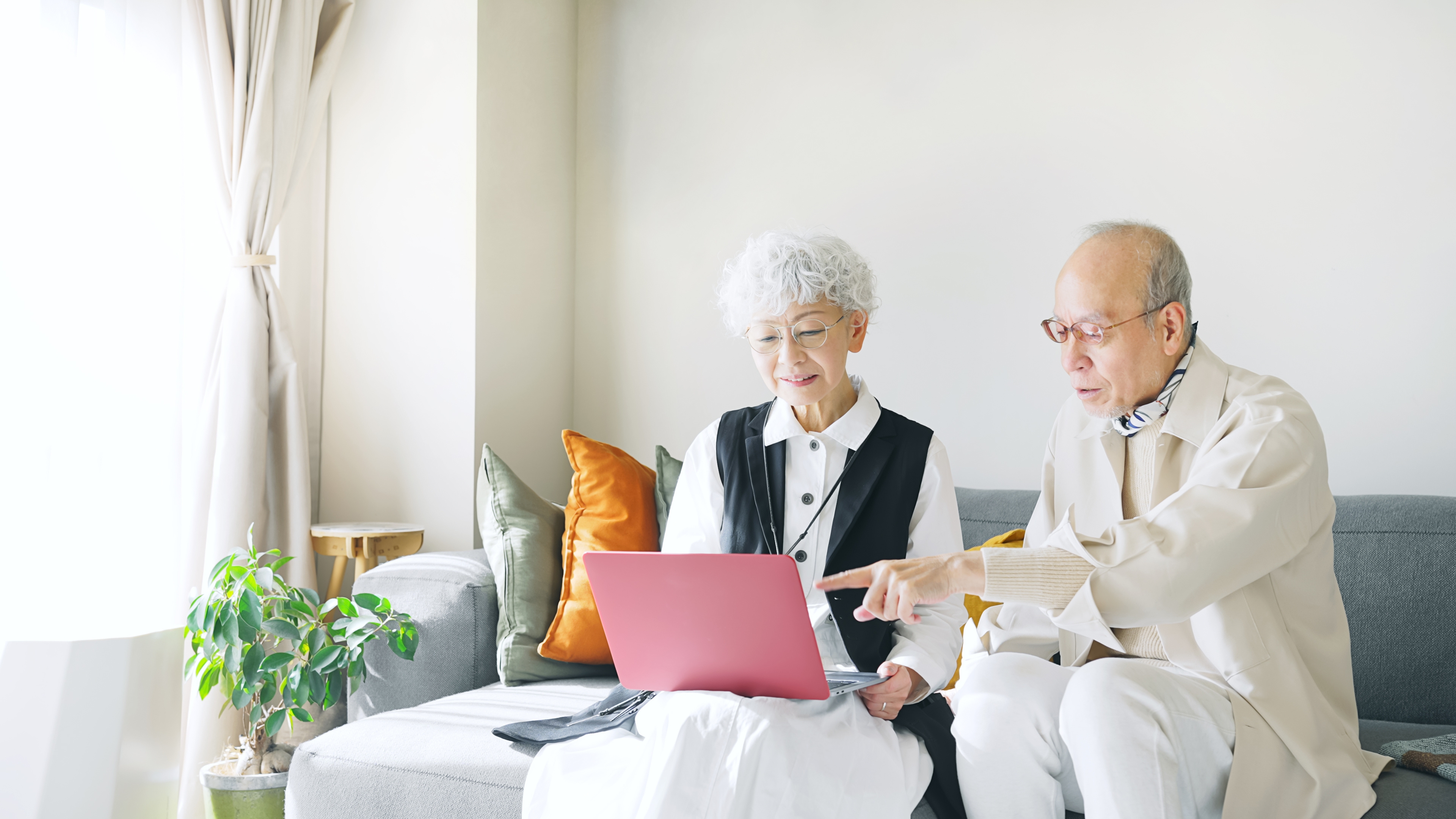 70代からの不動産終活ガイド。子供が困る「売れない土地」を確実に片付けるための相談先選び